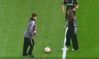 Дзюба и Валиева. Камила открыла матч Локомотив - Торпедо