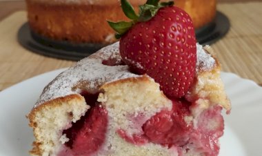 Быстрый Клубничный Пирог. Тает во рту, вкуснее любого торта