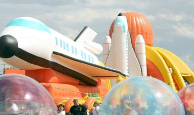 Люди сидят в чатах взаимной раскрутки и лайкают друг-друга. Мнимая популярность.