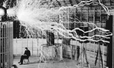 Гениальный, но все же человек: 5 мифов о Николе Тесле, которые не имеют ничего общего с реальностью