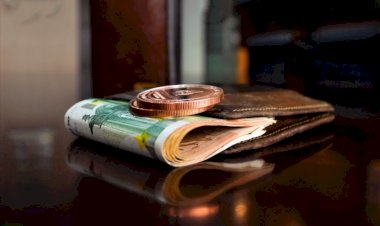 Никогда не клади это на стол.   Приметы, которые притягивают негатив.