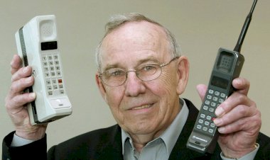 The Evolution of Mobile Phones in the United States