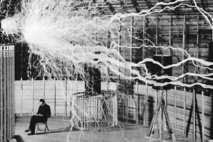 Гениальный, но все же человек: 5 мифов о Николе Тесле, которые не имеют ничего общего с реальностью