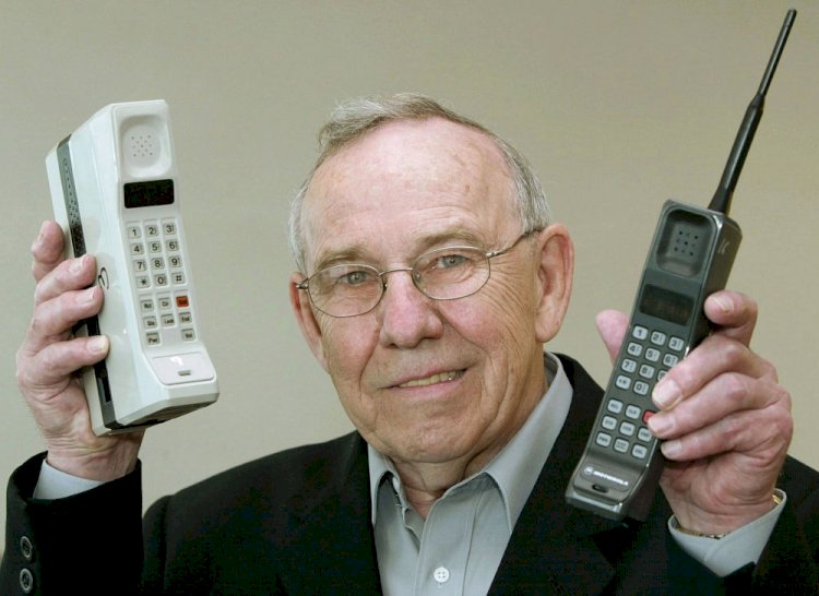 The Evolution of Mobile Phones in the United States