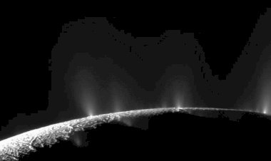Энцелад — обитель жизни?