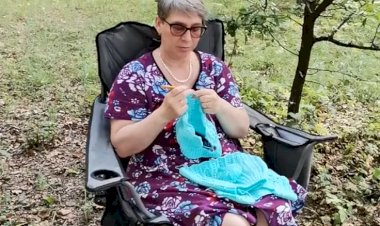 Вязание в лесу на отдыхе