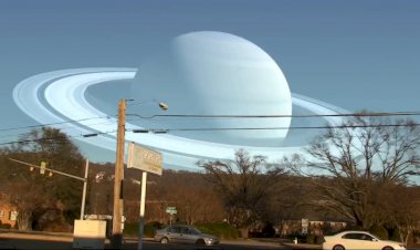 А на месте Луны — вот такая фигня...