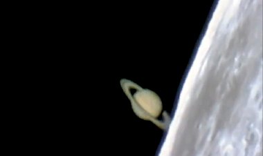 Сатурн теперь уж виден