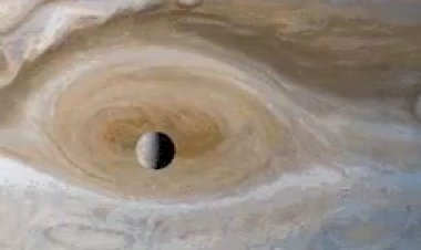 Гигант и его спутник