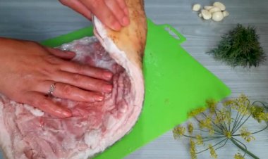 Вкуснятина из тонкого сала или брюшины