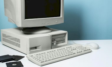 "Компьютеры: От механических чудес к цифровому веку"