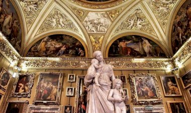 Музей палаццо Питти. В нем хранятся картины великого Рафаэля