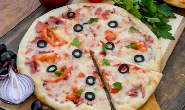 Домашняя пицца в духовке с колбасой классическая