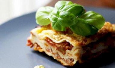 Лазанья с мясным фаршем и пармезаном
