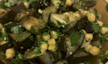 Нут с баклажаном