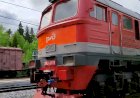 Тепловоз 2М62У-0019 следует резервом