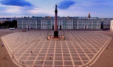 Дворцовая площадь в Санкт-Петербурге