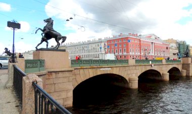Набережная Фонтанки в Санкт-Петербурге, мост Ломоносова, Аничков мост и кони Клодта
