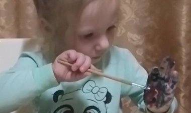 У нас растёт свой мастер маникюра