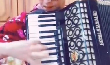 Немножко играю