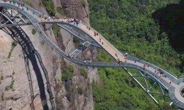 Захватывающий воображение мост Руйи в Китае