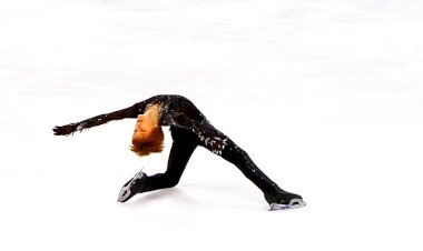 Более сложные и менее сложные четверные прыжки. Выступление Арсения Федотова на юниорском Кубке 1 Канала по фигурному катанию