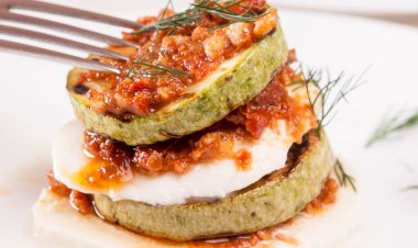 Салат из кабачков на зиму с моцареллой