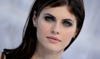 Такую девушку забыть невозможно, особенно её глаза. Александра Даддарио