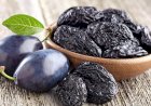 Почему чернослив жирный на ощупь и блестит?