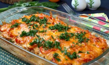 Картошка с фаршем и помидорами в духовке