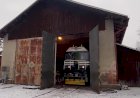 Раритетный тепловоз ЧМЭ2 выезжает из депо