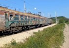 Грязь, уныние, ржавчина: Старая электричка в Болгарии