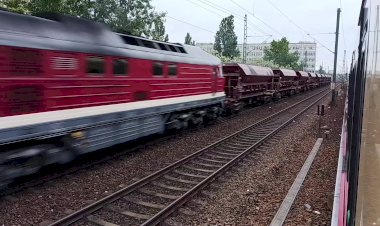 Тепловоз ТЭ109 с вагонами Хопперами