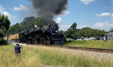 Самый большой и мощный паровоз Big Boy в Техасе