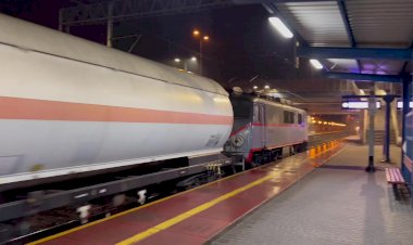 "Сжиженный Газ" Электровоз "Висколь" с поездом перевозящим сжиженный газ