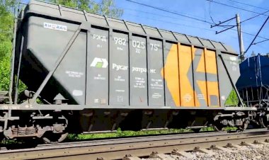 "Тройничок в лесу" Электровоз ВЛ11М-290/291А с грузовым поездом