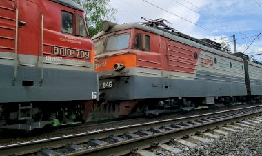 Система электровозов ВЛ10У-709/646 с грузовым поездом