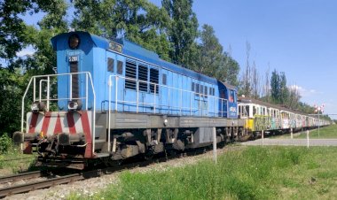 Электрички повезли на слом! Под тягой ЧМЭ3