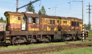 Тепловоз ЧМЭ3 с приветливым машинистом