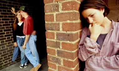 Разборки с соперницей вместо разборок с изменником