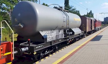 Чехия, тепловоз ЧМЭ2 с ретро поездом