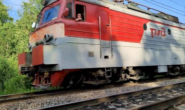 Электровоз ВЛ11М-280/224Б с цистернами для нефтепродуктов