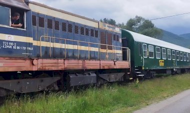 Тепловоз ЧМЭ2 выполняет манёвр с вагонами