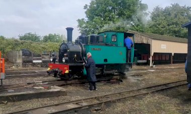 Разворот Паровоза, Железнодорожный поворотный круг