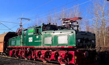 Порожний поезд с пересадочной станции Профен