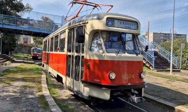 Трамваи Татра Т2R и Татра Т3