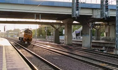 Тепловоз "Гагарин" М62М-016 следует резервом без поезда