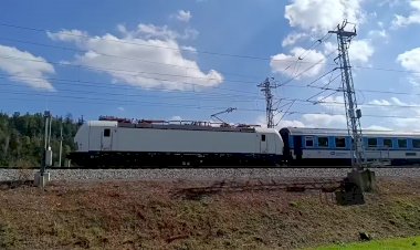 Встречные Пассажирские Поезда на перегоне Тича-Орлице