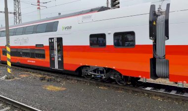 Эксклюзив! Новые, с ЗАВОДА, Поезда Штадлер везут в депо