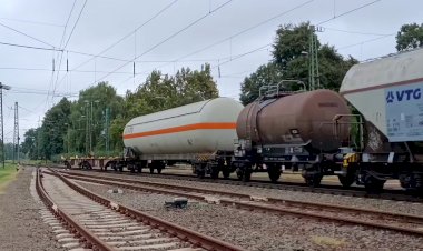 Электровоз Таурус Евроспринтер со сборным поездом